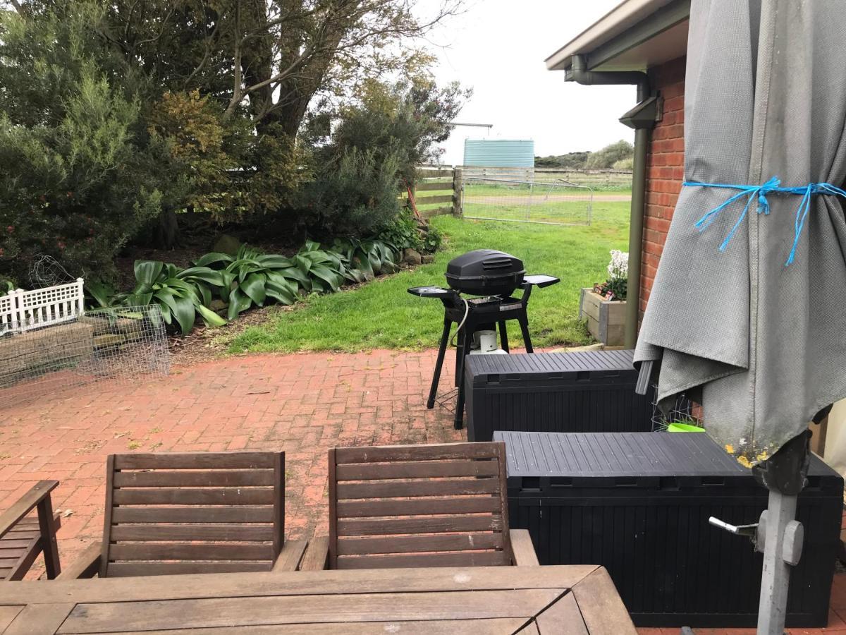 Lanaud Farm Stay Allansford Bagian luar foto